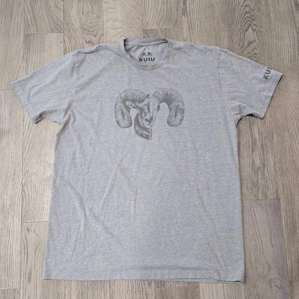 KUIU Mens Ram Skull Graphic T-Shirt Gray Short Sleeve Cotton Blend XL